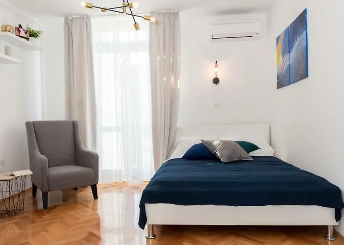 Apartment Var Apartment *