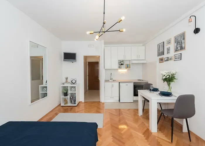 Apartment Var Διαμέρισμα *